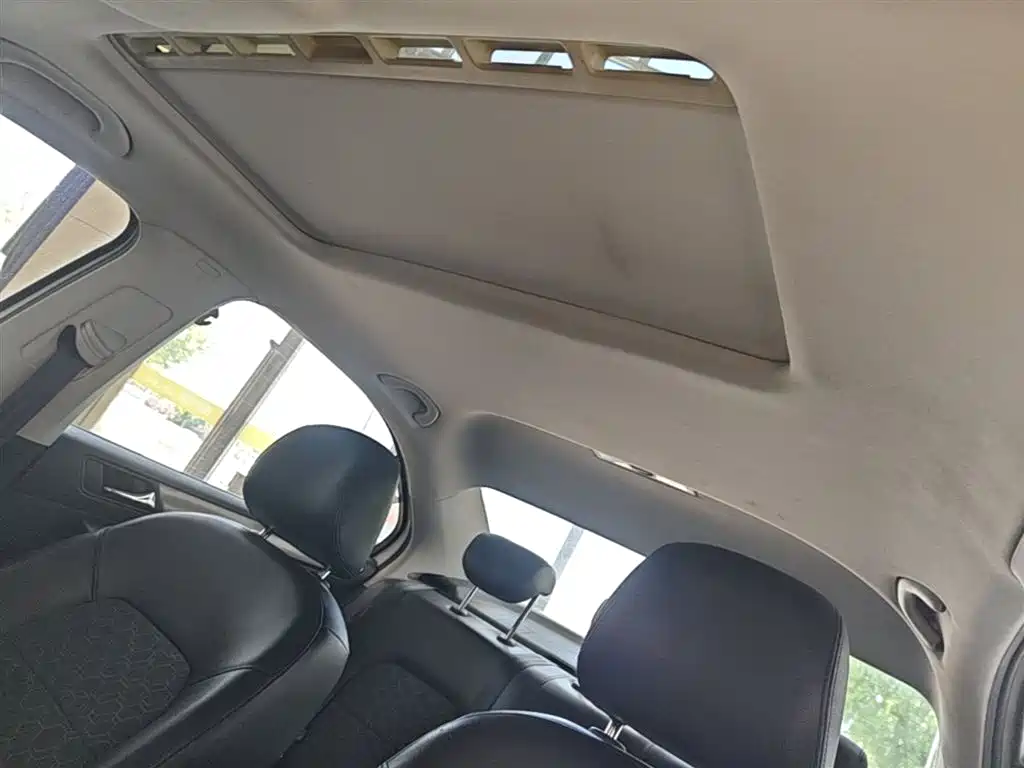 Volkswagen Santana 2015 1.6L Automatic Comfort Edition фото 18