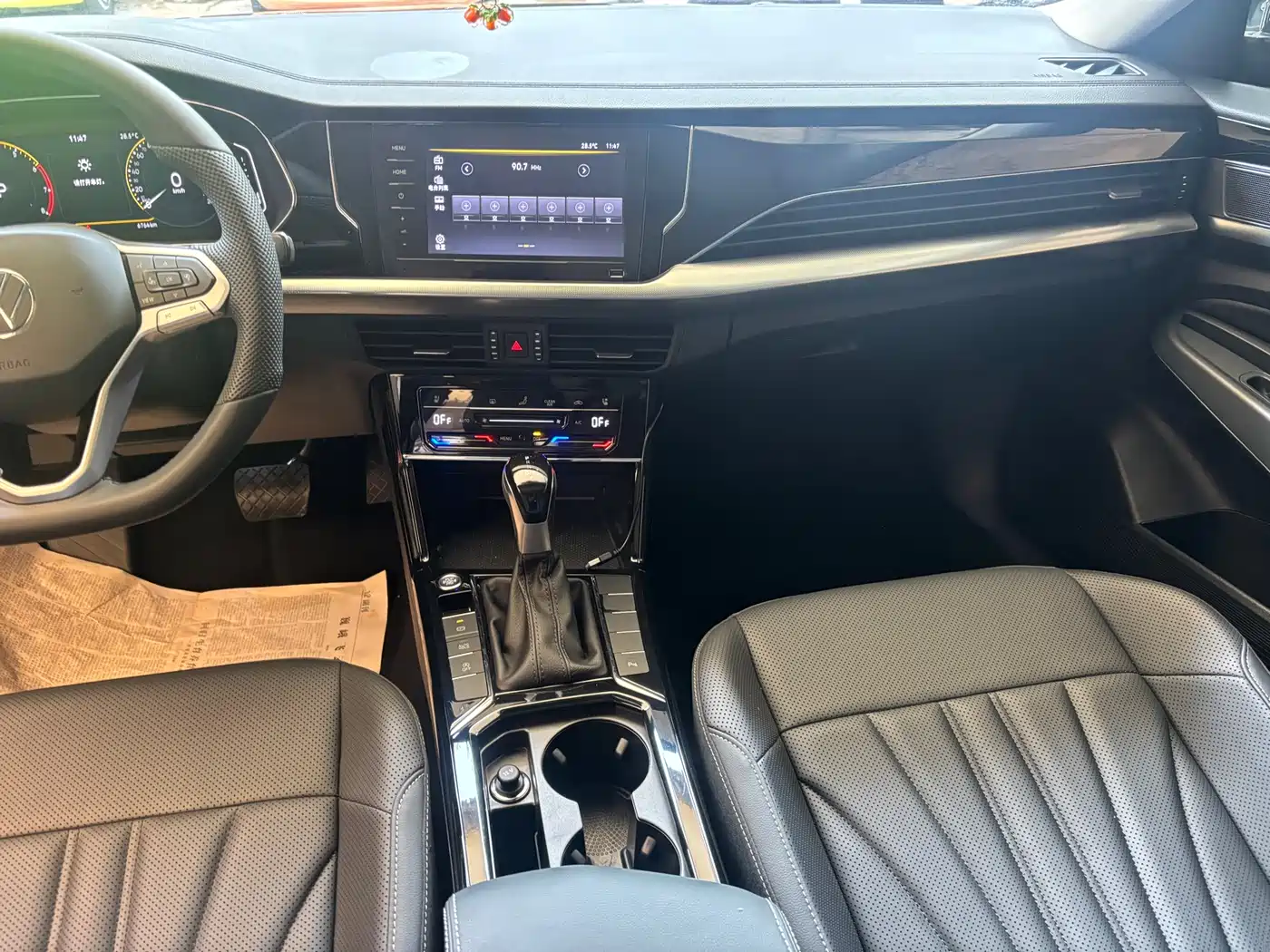 Volkswagen Passat 2024 380TSI Starlight Dragon Soaring Edition фото 9