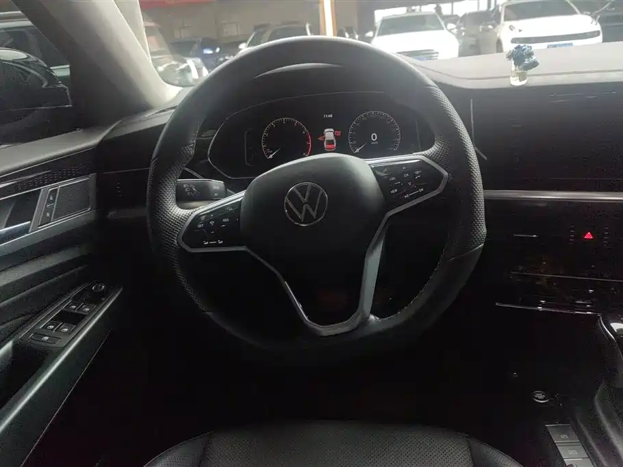 Volkswagen Passat 2024 380TSI Dragon Soaring Edition фото 15