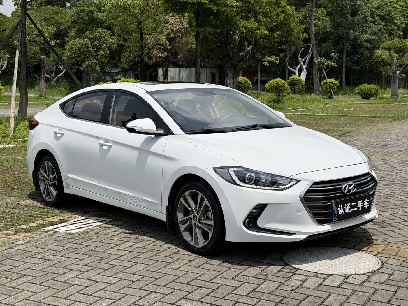 Hyundai Elantra 2016 Model 1.6L Automatic Smart Elite фото 3