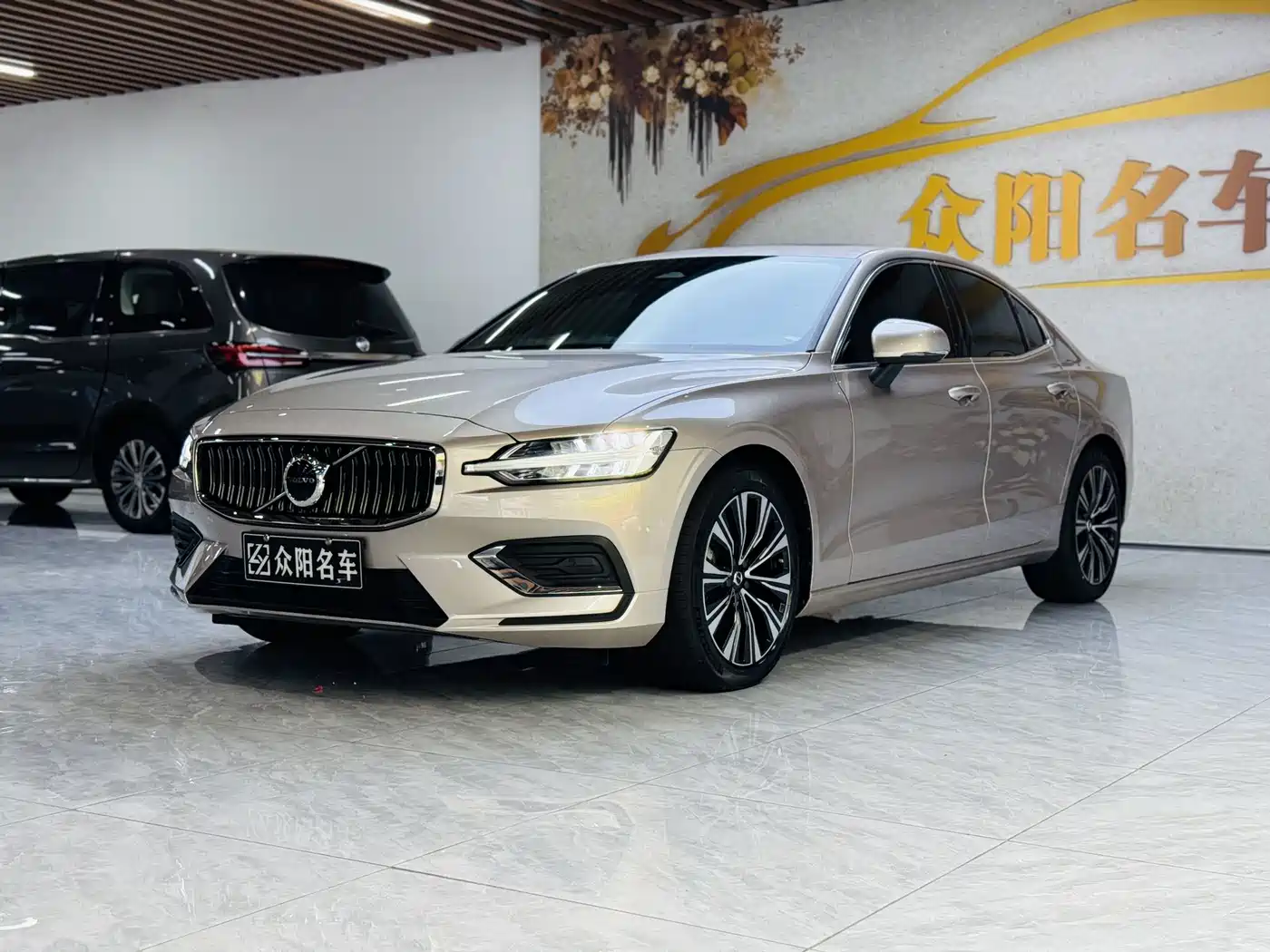 Volvo S60 2023 B4 Smart Vision Luxury Edition