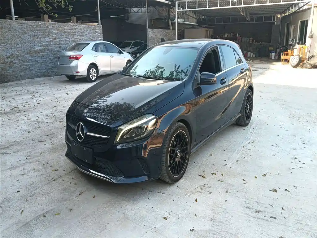 Mercedes-Benz A-Class (Import) 2017 Facelift A 200 Dynamic фото 2