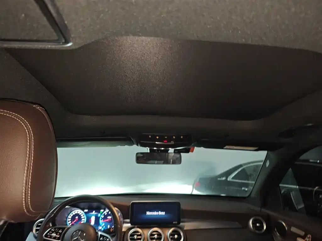 MERCEDES-BENZ GLC