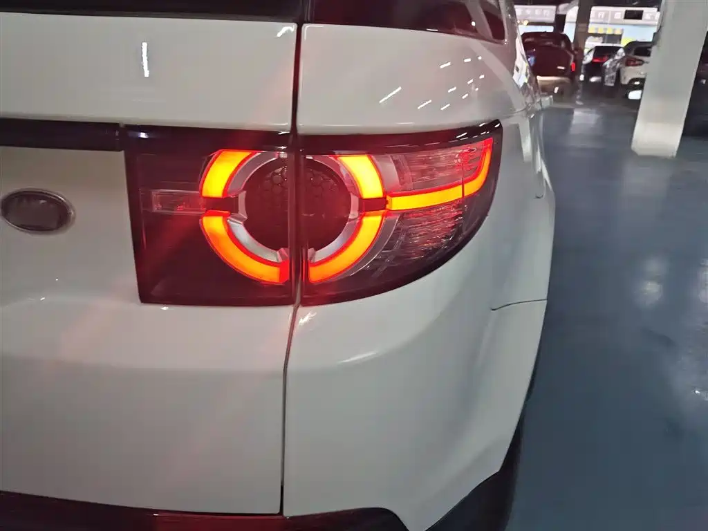 Land Rover Discovery Sport 2019 240PS SE Edition China VI фото 24