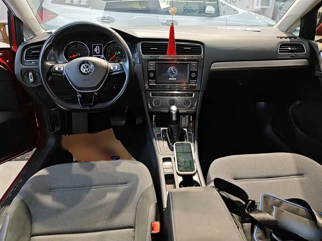 Volkswagen Golf 2018 230TSI Automatic Comfort фото 6
