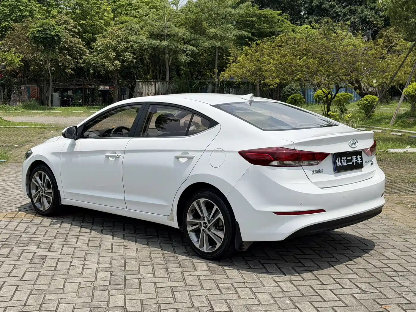 Hyundai Elantra 2016 Model 1.6L Automatic Smart Elite фото 14