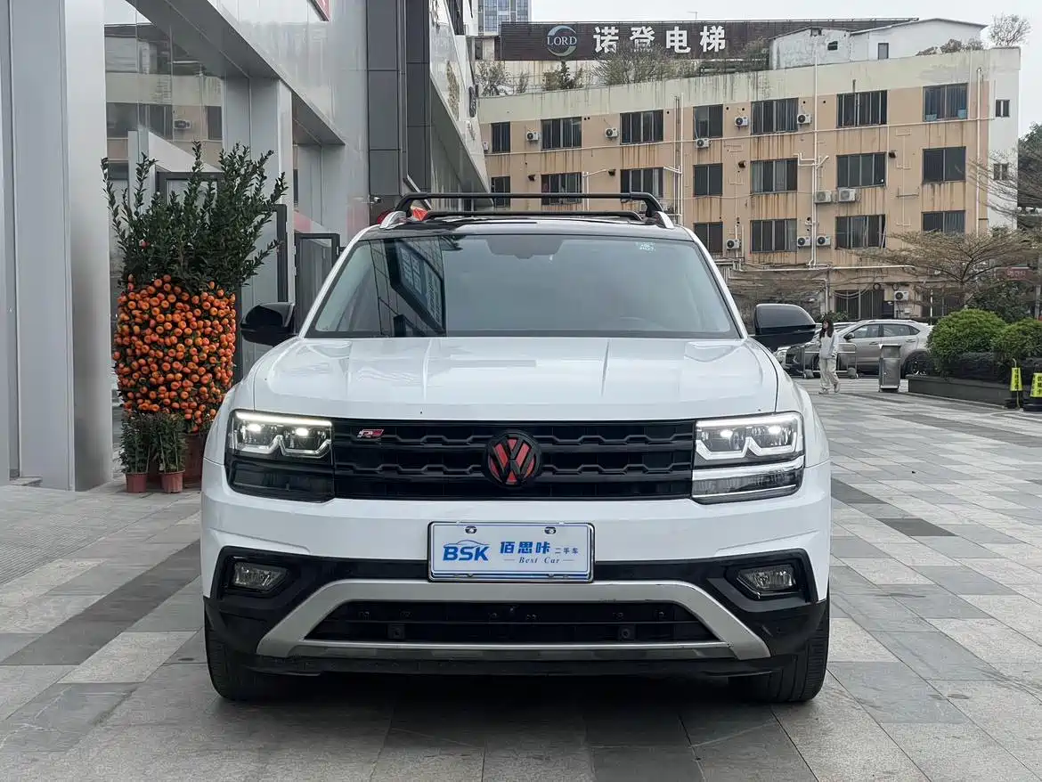 Volkswagen Teramont 2020 380TSI 4WD Luxury Edition China VI фото 2