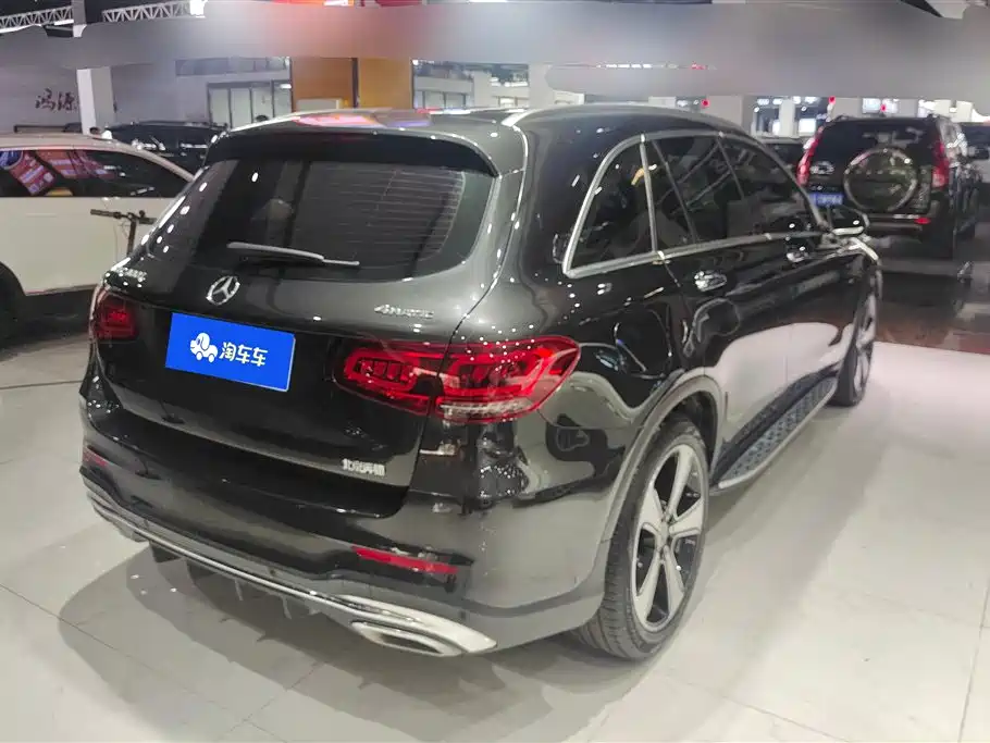 MERCEDES-BENZ GLC