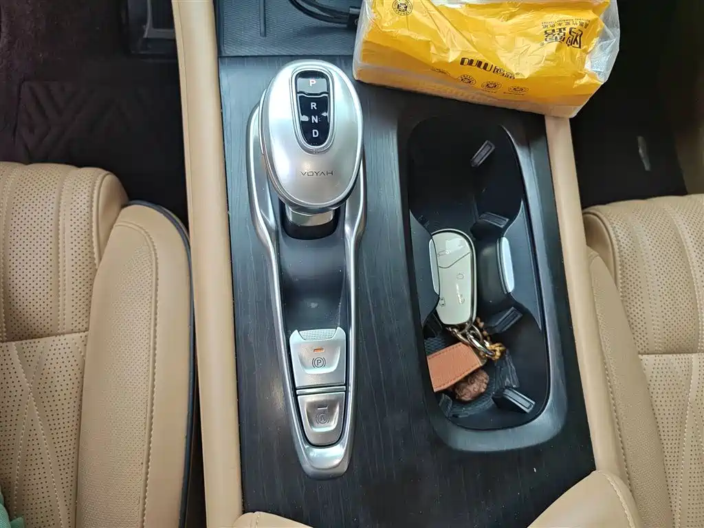 Voyah Auto Voyah Dreamer 2022 Low-carbon Dream+Smart Package фото 10