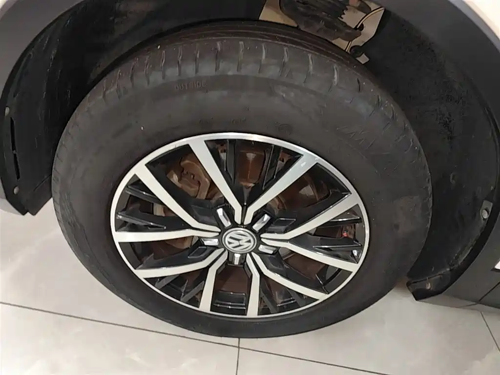 Volkswagen Tiguan L 2018 330TSI Automatic 2WD Comfort Edition фото 23