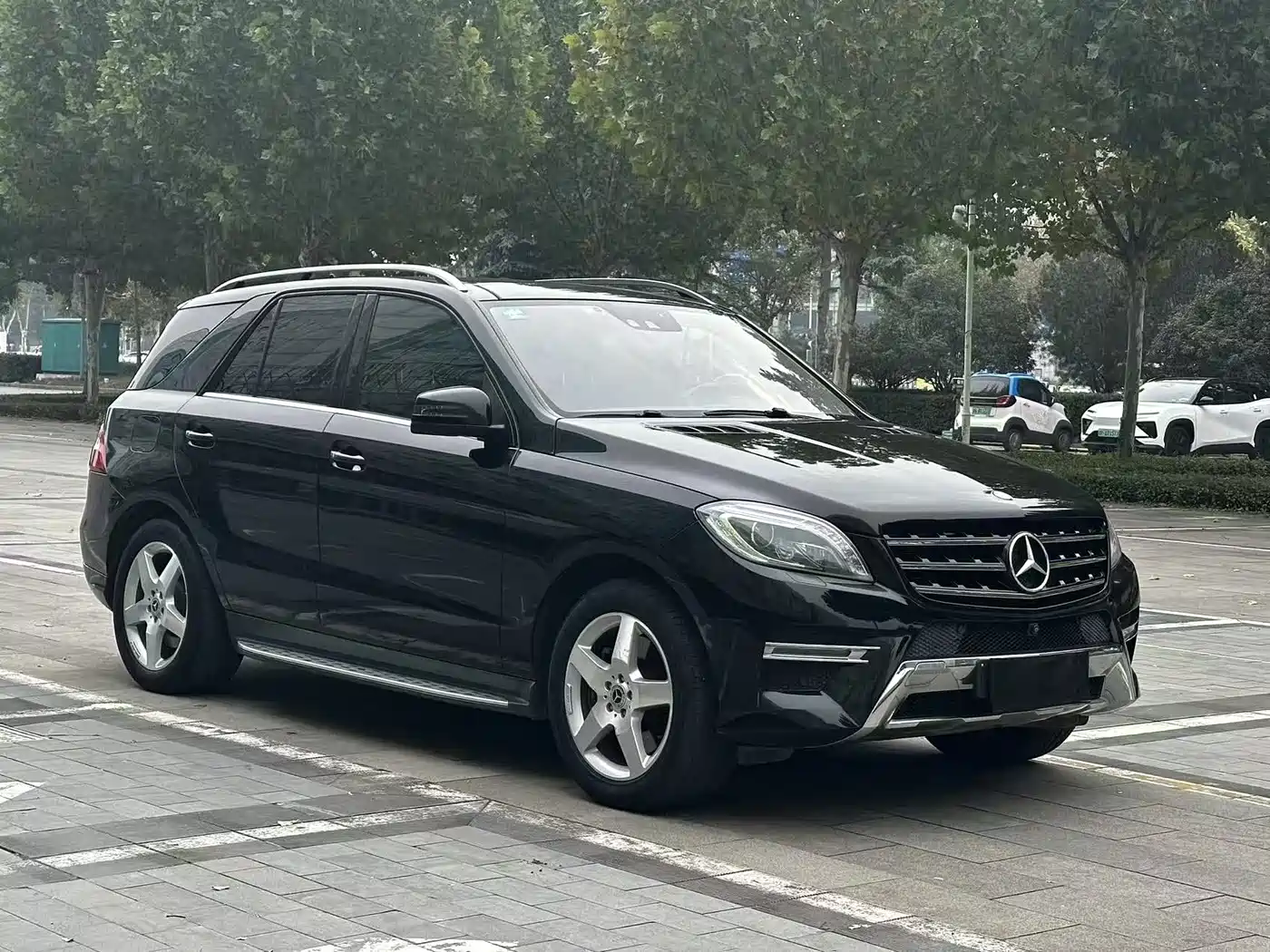 Mercedes-Benz M-Class 2012 Model ML 350 Luxury фото 3