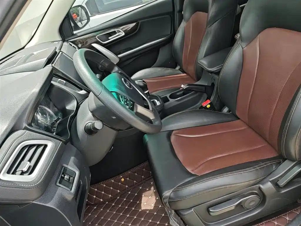 SWM Motor SWM X7 2020 2020 2.0L Manual Comfort 7-seater