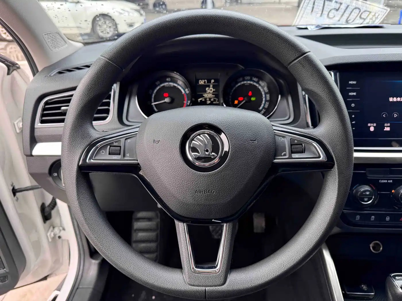 Škoda Kamiq 2022 1.5L Automatic Comfort Edition фото 9