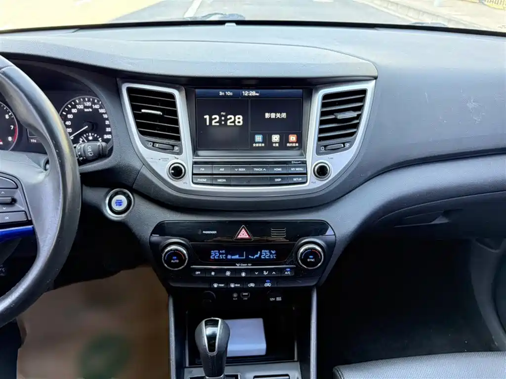 Hyundai Tucson 2015 1.6T Dual Clutch 2WD Smart фото 6