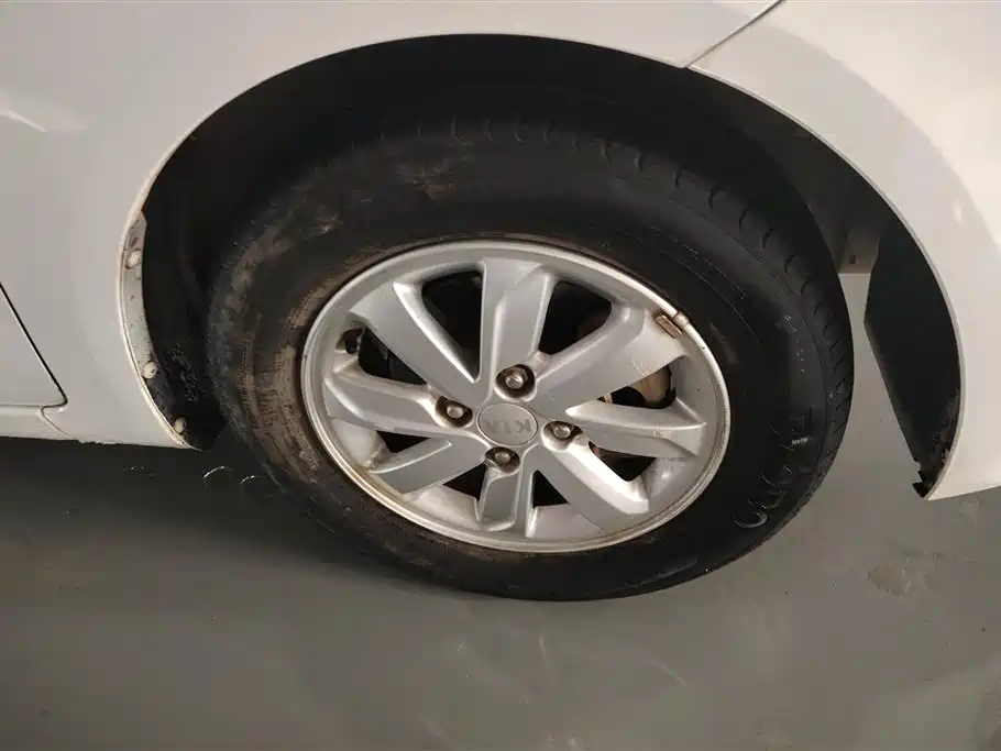 Kia K2 2015 Sedan 1.4L MT GLS фото 6