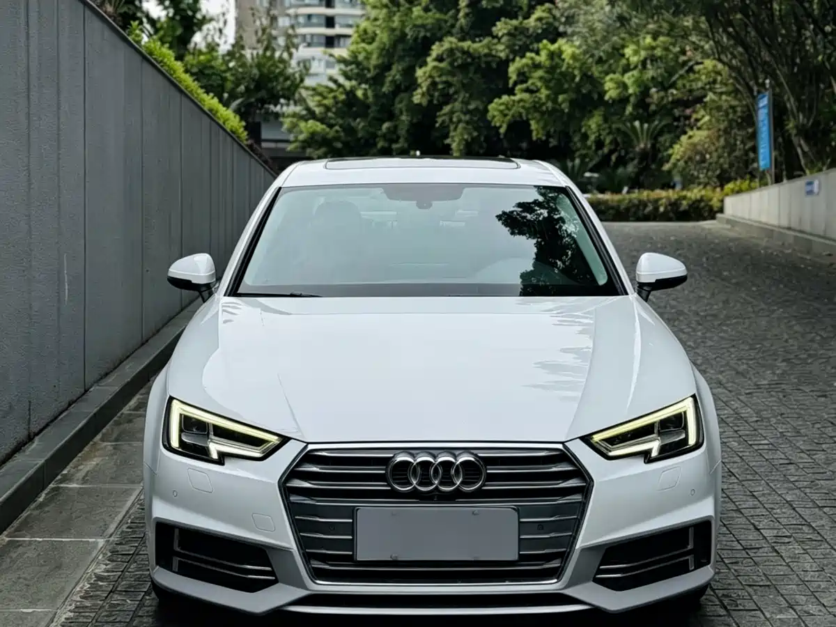 Audi A4L 2018 30th Anniversary 40 TFSI Fashion фото 2