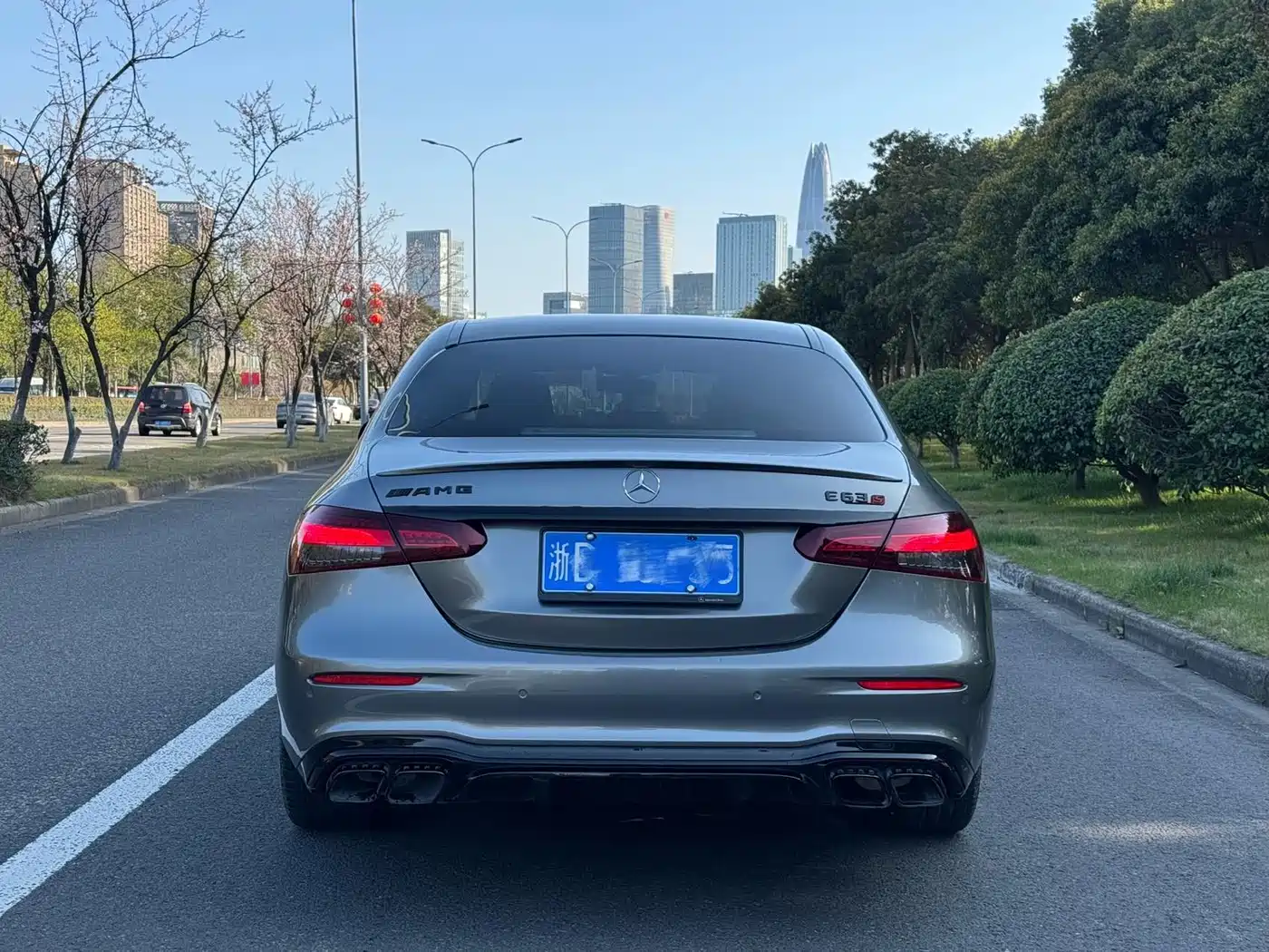 MERCEDES-BENZ E CLASS