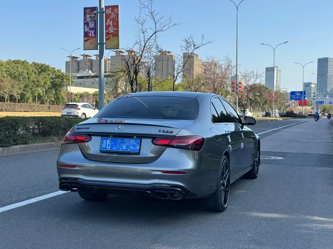 MERCEDES-BENZ E CLASS