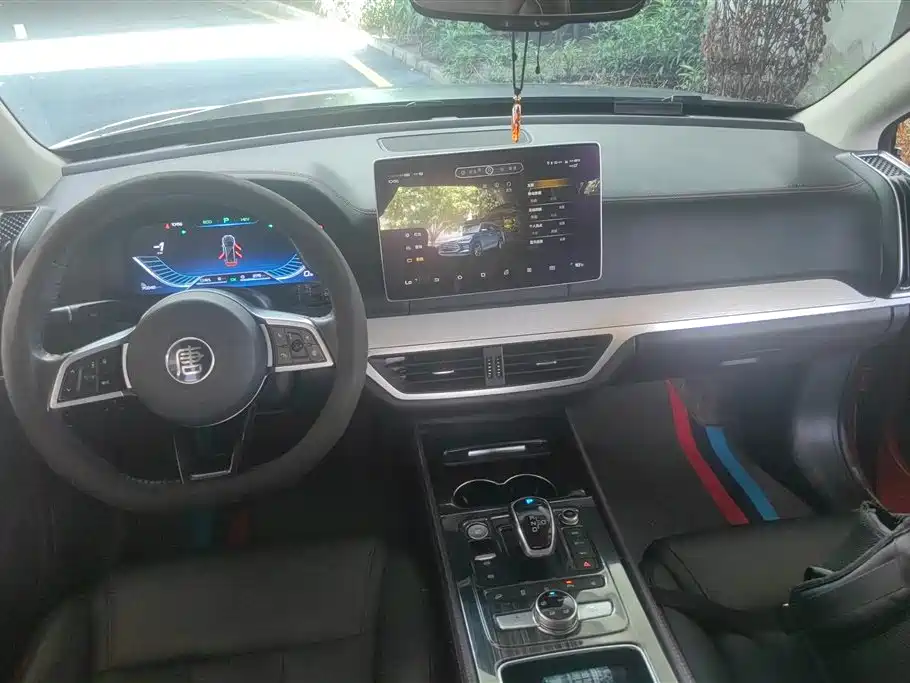 BYD Tang New Energy 2018 DM 2.0T AWD Smart Connection Enjoy Edition 7-Seater China V фото 12