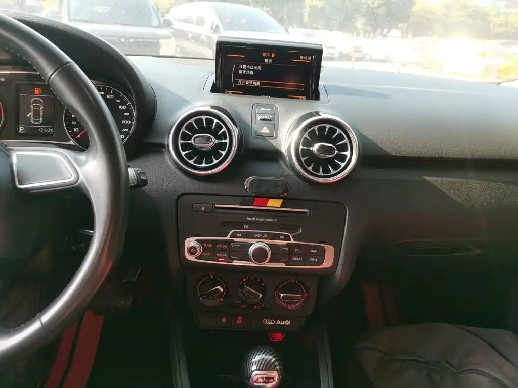 Audi A1 2017 2016 30 TFSI Sportback Design Style Edition