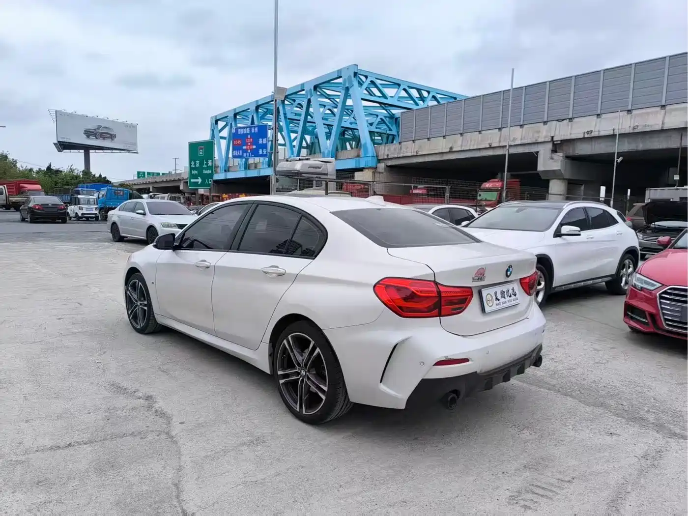 BMW 1 Series 2022 125i M Sport Shadow Edition фото 7