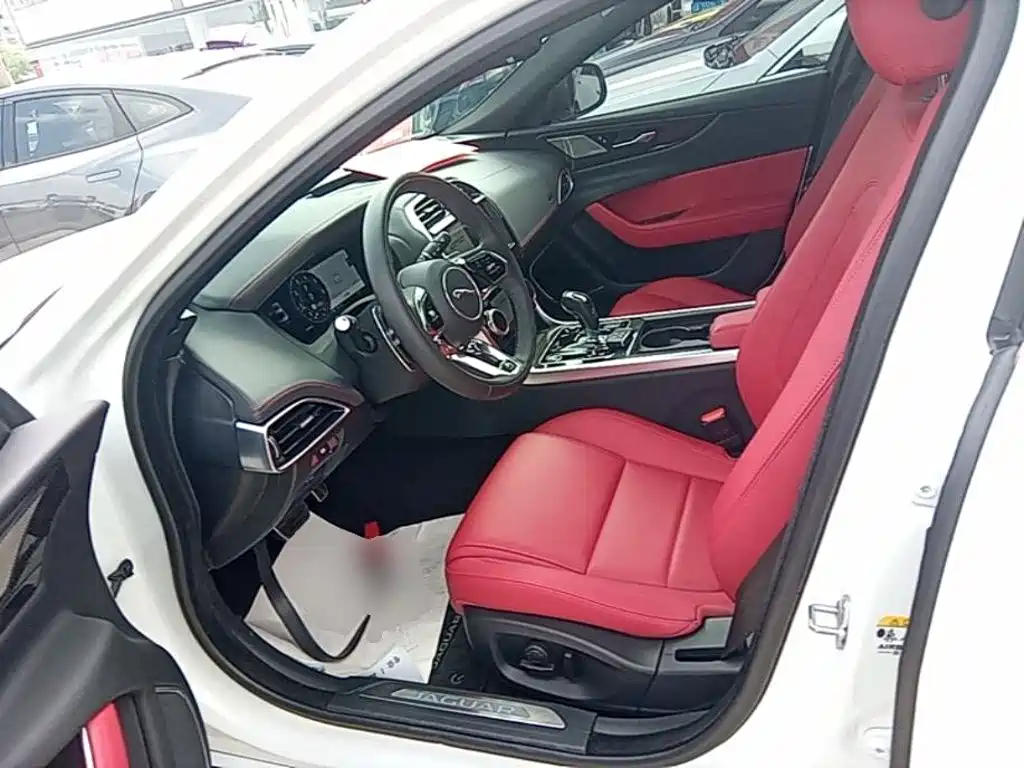 Jaguar XEL 2024 2024 Model 2.0T 250PS R-DYNAMIC S Gloss Black Sport Edition