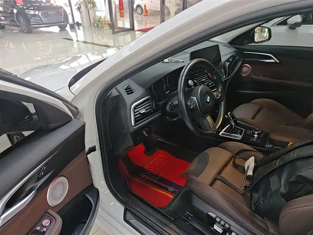 BMW 1-SERIES