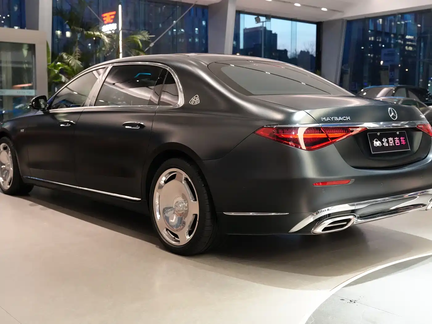 Mercedes-Benz Maybach S-Class 2022 S 680 4MATIC Craftsmanship Limited Launch Edition фото 6