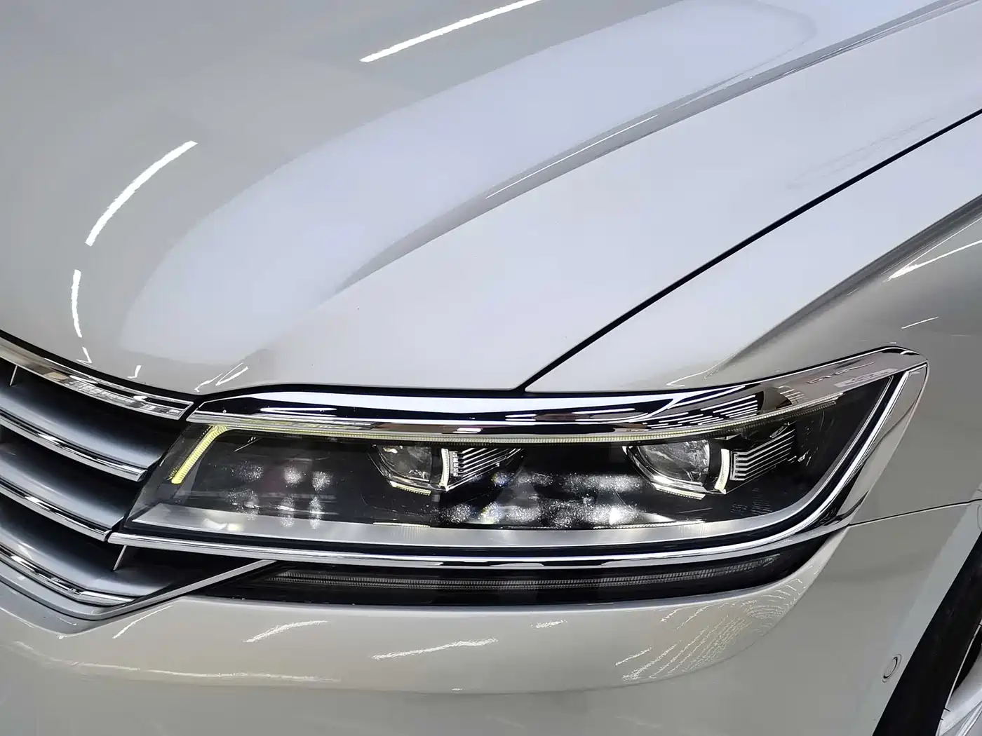 Volkswagen Phideon 2016 380TSI 2WD Executive Edition фото 25