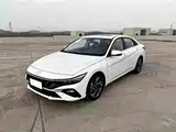 Photo 1 - Hyundai Elantra