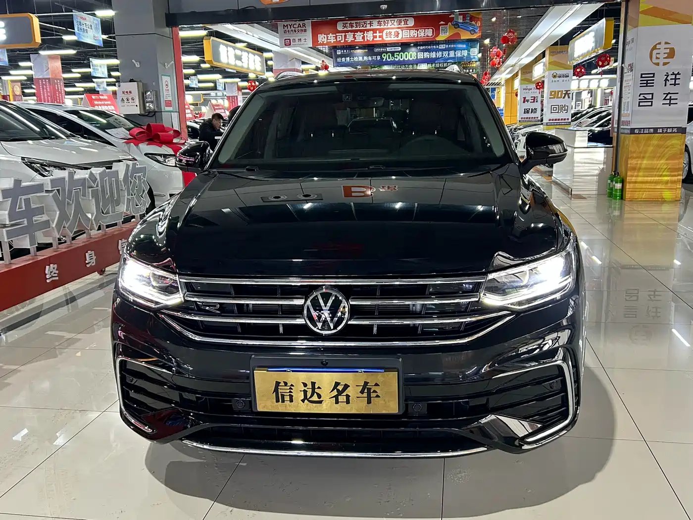 Volkswagen Tiguan L 2024 Outstanding 330TSI Auto 2WD R-Line Dragon Glory Edition фото 2
