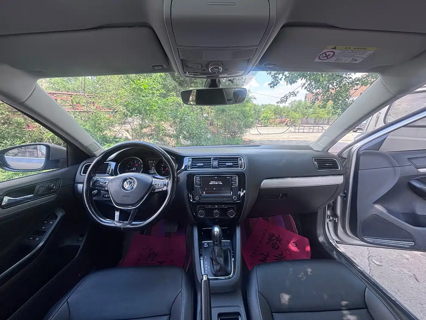 Volkswagen Sagitar 2018 1.6L Automatic Comfort фото 17