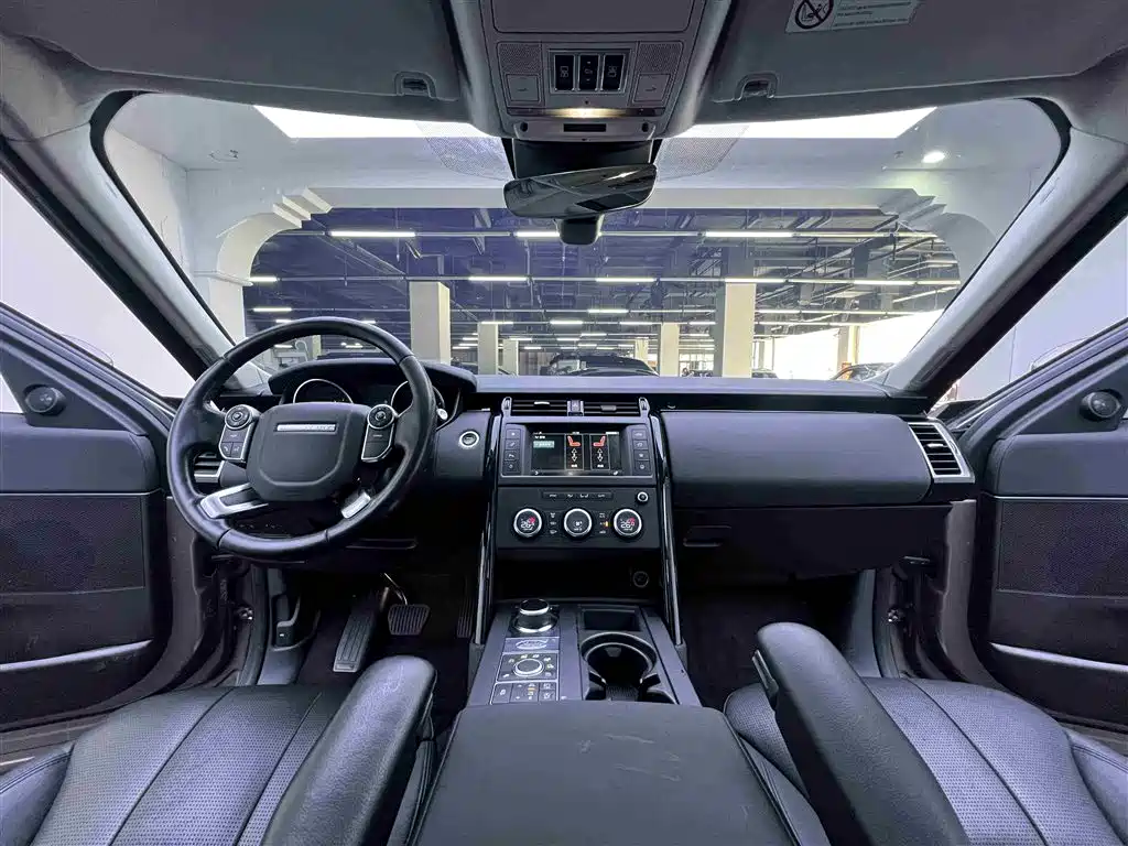 Land Rover Discovery 2017 3.0 SC V6 SE фото 16