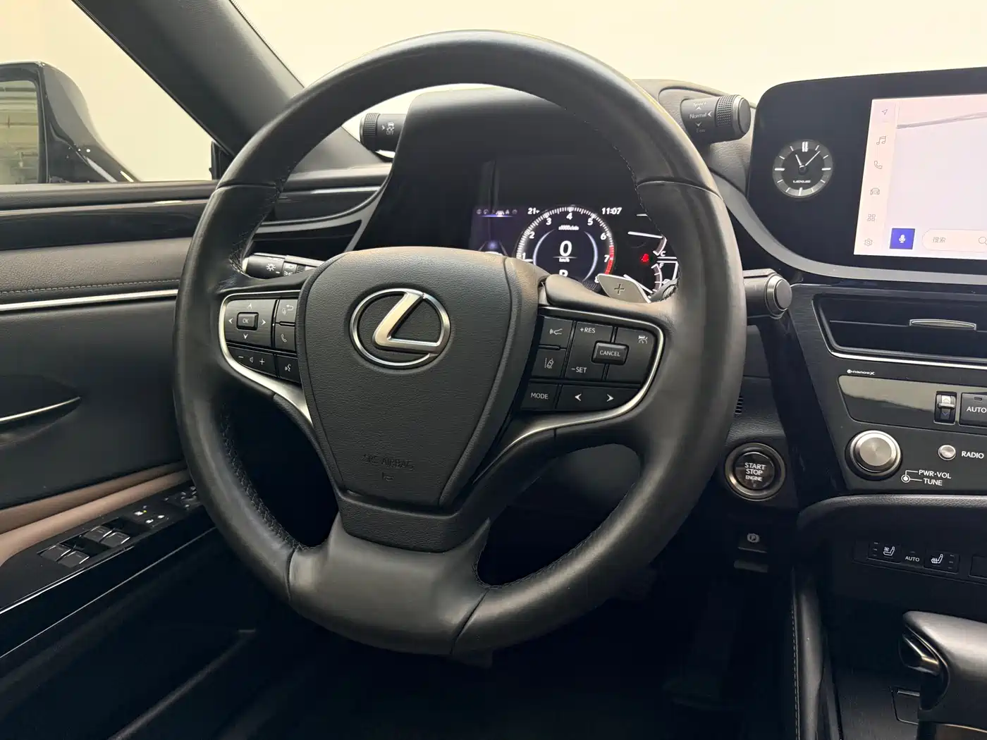 Lexus ES 2022 200 Excellence Edition фото 15