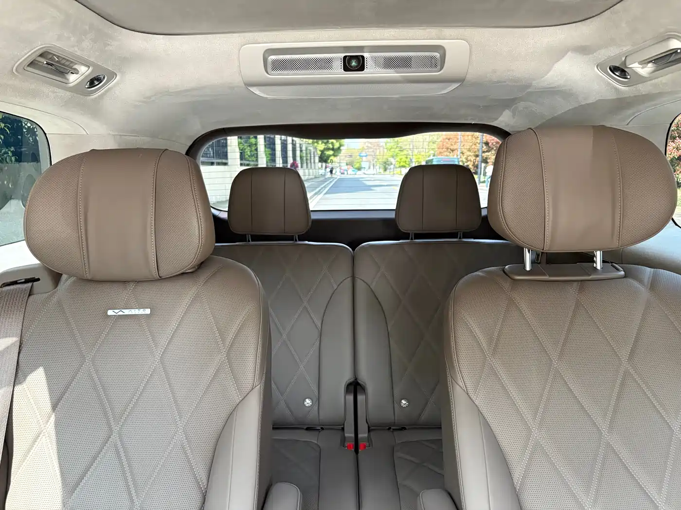 AITO Wenjie AITO M9 2025 Extended Range Ultra 52kWh 6-Seater фото 16