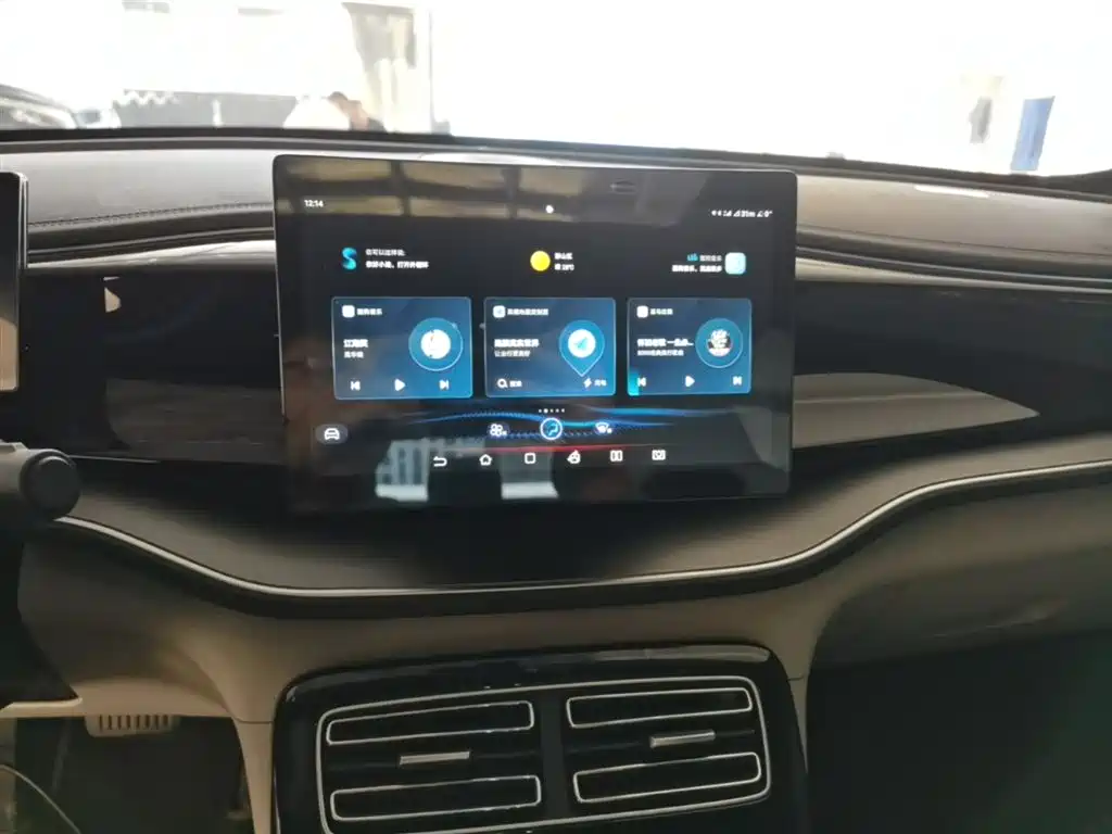 BYD Qin PLUS 2024 Glory Edition EV 420KM Surpass фото 13