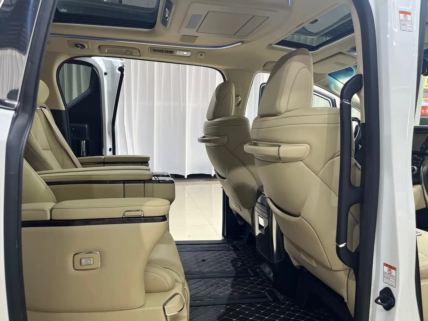 Toyota Alphard 2018 Facelift 3.5L Premium Edition фото 5