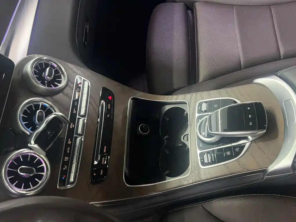 Mercedes-Benz GLC 2018 Facelift GLC 300 4MATIC Dynamic фото 11