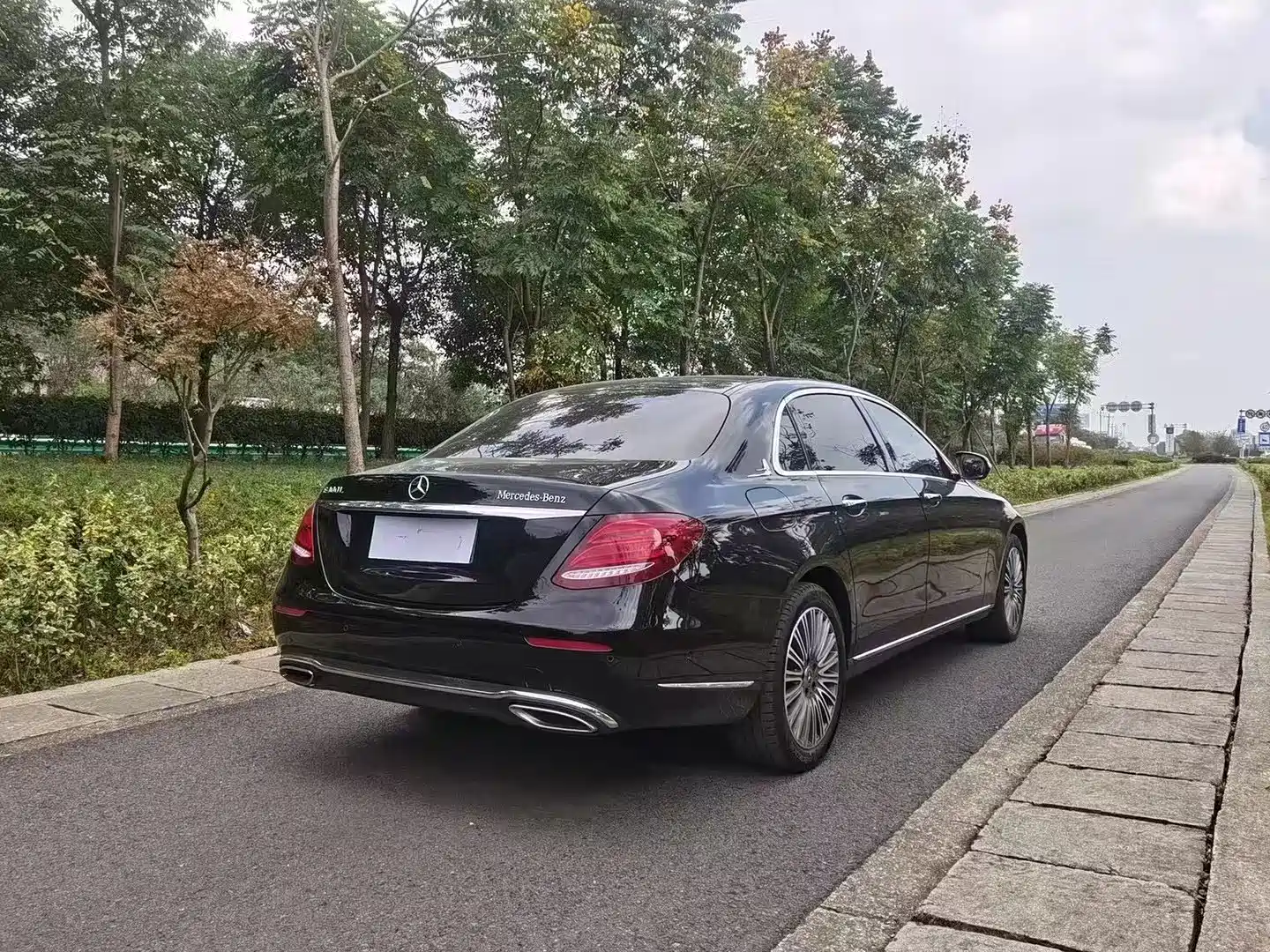 Photo 7 - Mercedes-Benz E-Class
