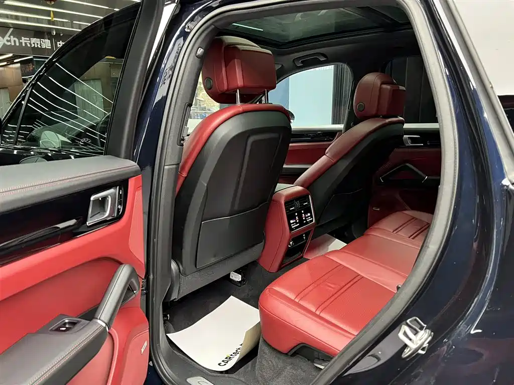 PORSCHE CAYENNE