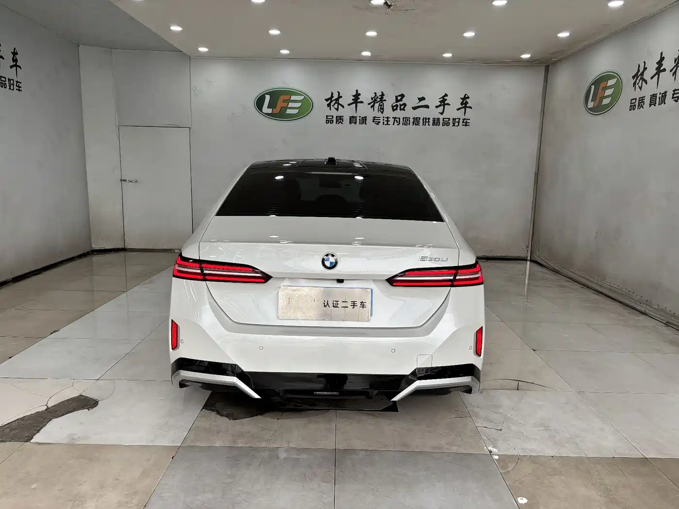 BMW 5 Series 2024 530Li Leading M Sport Package фото 7