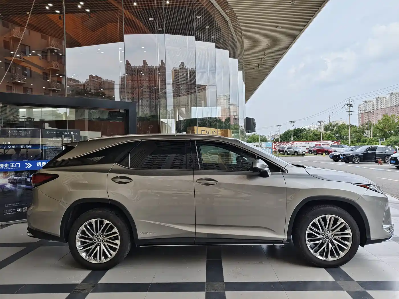 Lexus RX 2020 Facelift 450hL AWD Elegance Edition 7-Seater фото 9