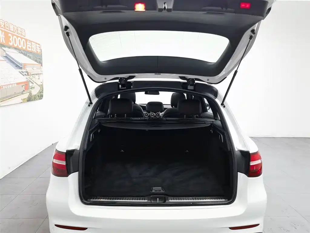 Mercedes-Benz GLC 2018 Facelift GLC 260 4MATIC Luxury фото 16