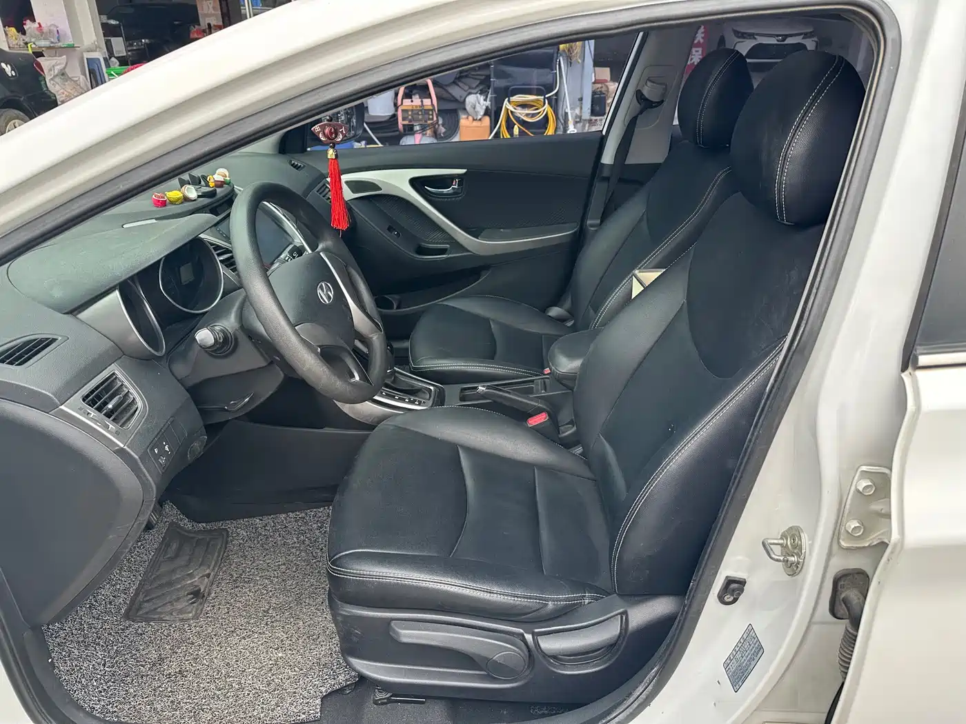 Hyundai Langdong 2013 1.6L Automatic Leading фото 7