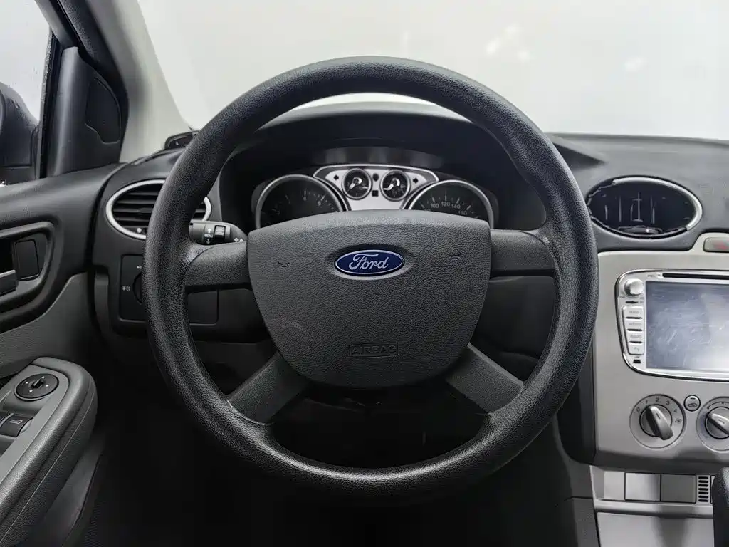 Ford Focus 2014 2013 Hatchback Classic 1.8L Automatic Base