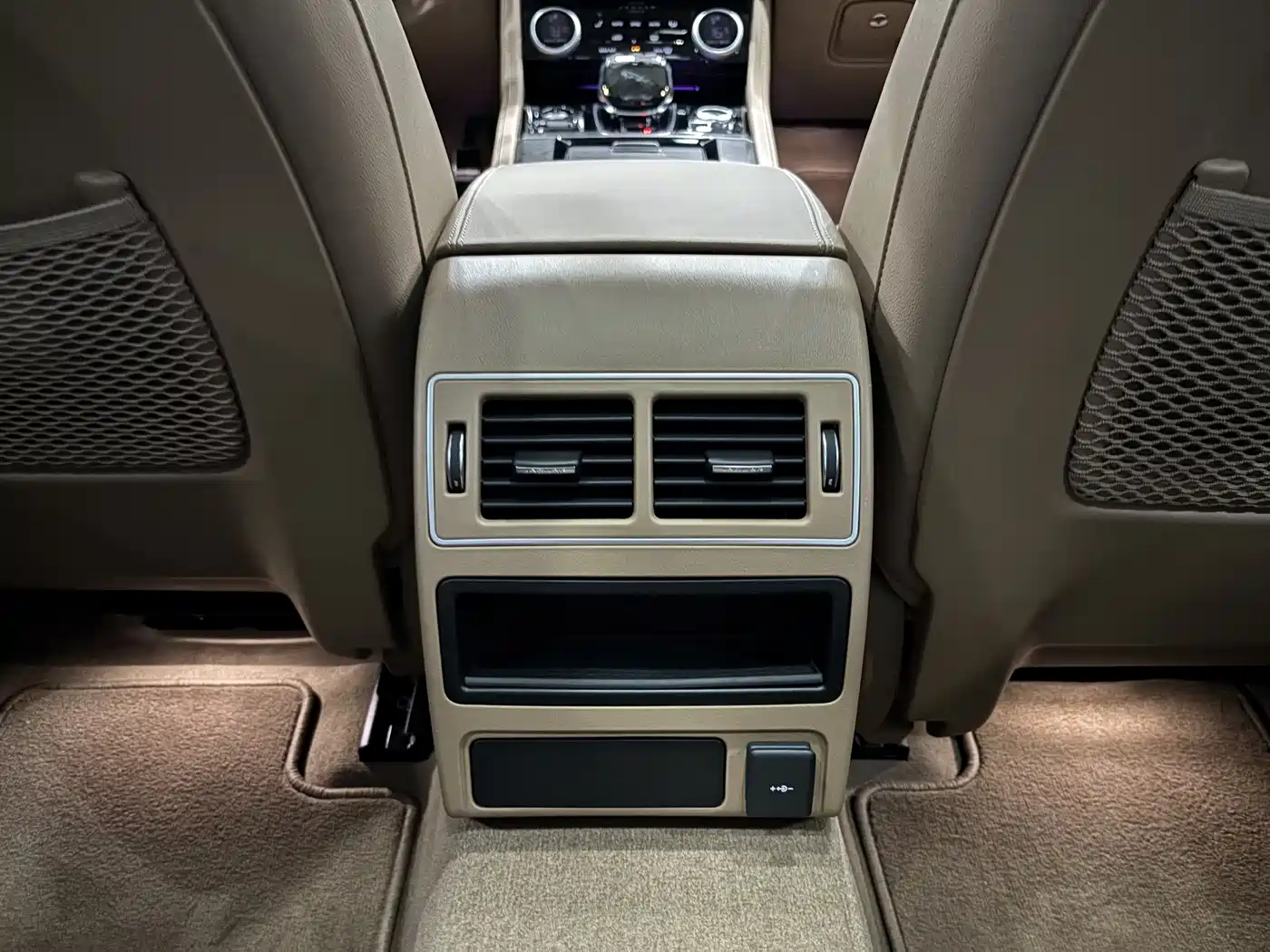 Jaguar XFL 2024 2.0T P250 2WD Premium Luxury фото 20