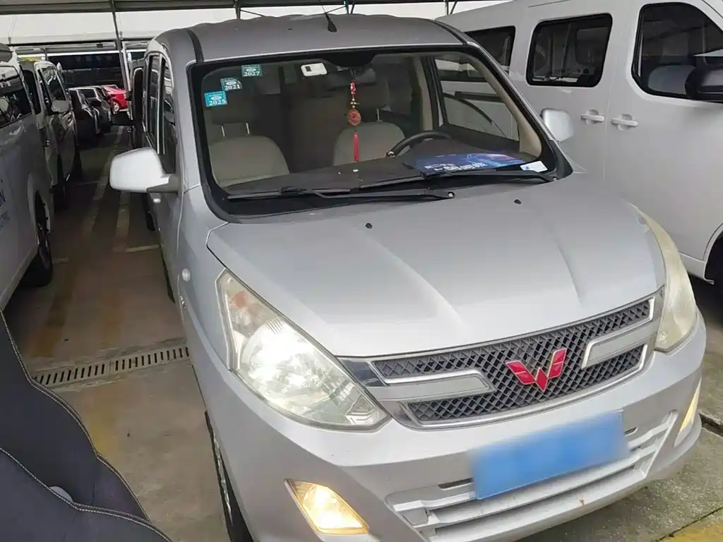 Wuling Motors Wuling Rongguang V 2017 2016 1.5L Standard