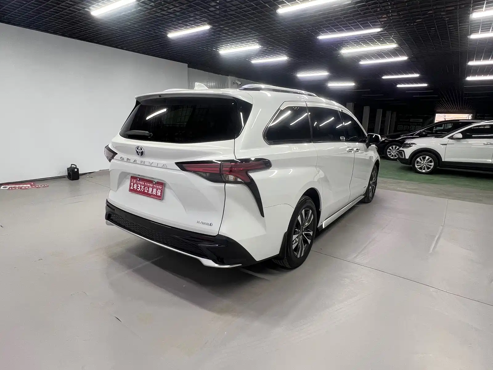 Фото 26 - Toyota Granvia