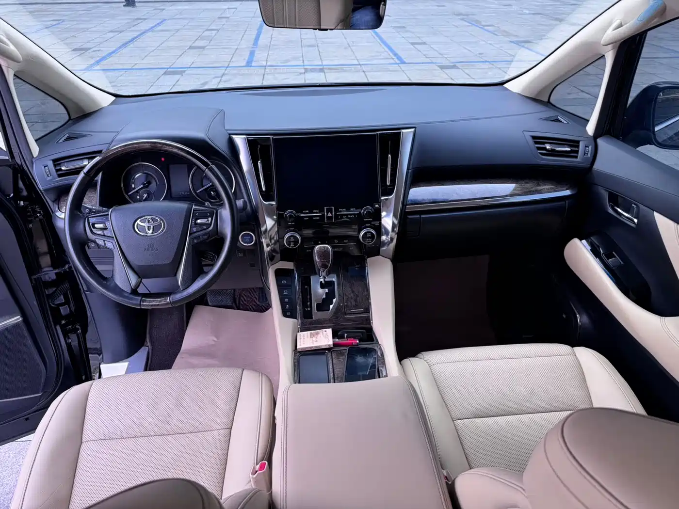Toyota Alphard 2021 Hybrid 2.5L Premium фото 9