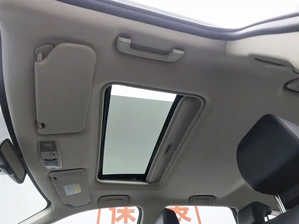 Mitsubishi Outlander 2018 2.4L 4WD Luxury Edition 7-seater фото 14